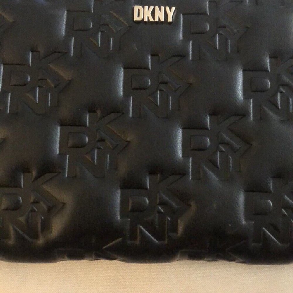 NWT DKNY LOGO BLK WALLET - Picture 6 of 7